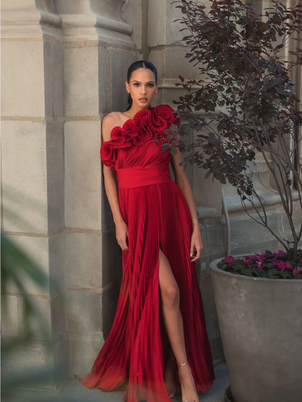 Mac Duggal 49902 Red Pleated One-Shoulder Evening Gown with Ruffle Detail sz 4 - Picture 4 of 11